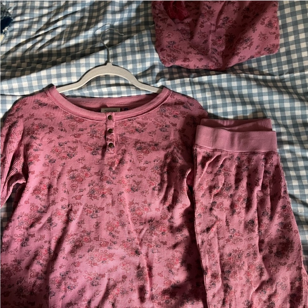 Sundance pajama set never worn with cute bag!